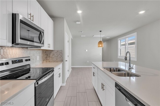 Building Photo - 44254 Frontier Dr