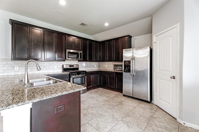 Building Photo - 29319 Dunns Creek Ct