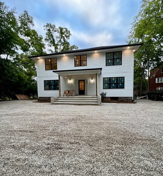 Building Photo - 1702 Hill St