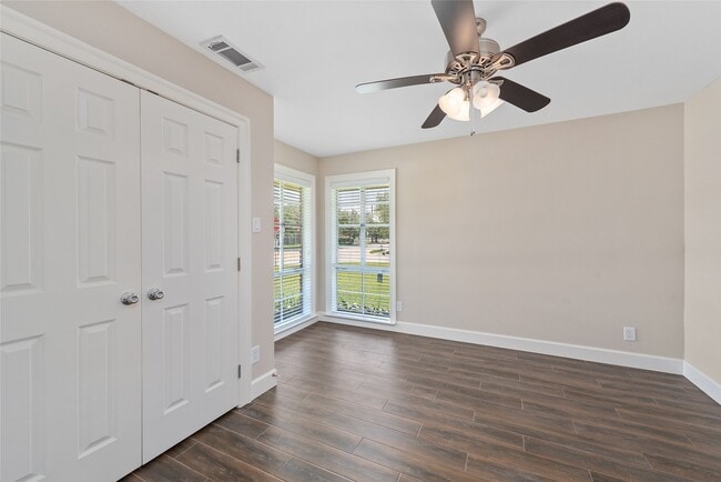 Building Photo - 3830 Linkwood Dr