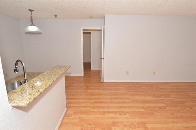 Building Photo - 10263 Gandy Blvd N