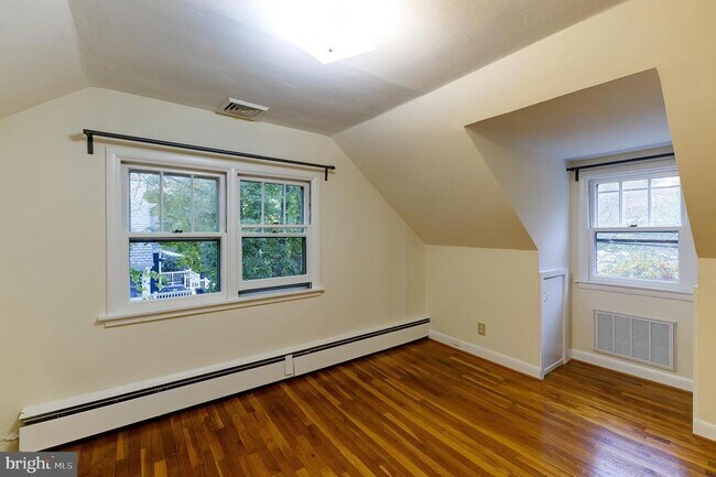 Building Photo - 5808 Oxford Rd