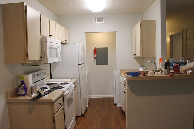 Building Photo - Updated Apartment in Plantation Point