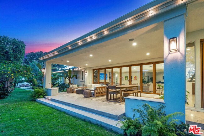 Building Photo - 10424 Valley Spring Ln