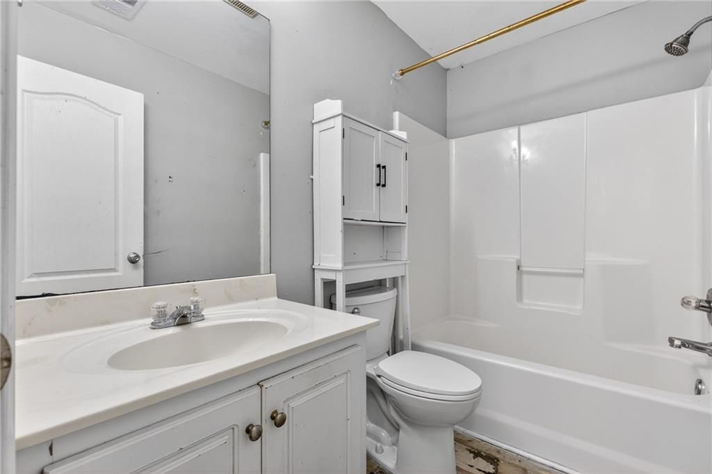 Building Photo - 1136 Mason Lee Ave SE