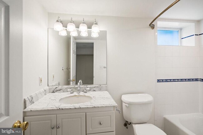 Building Photo - 4008 Rosemary St