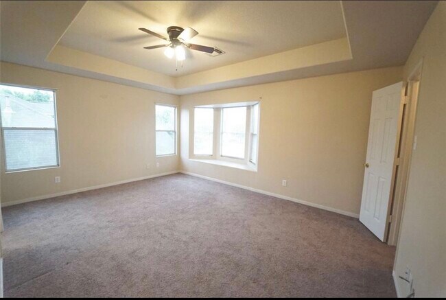Building Photo - 18427 Fir Hollow Cir