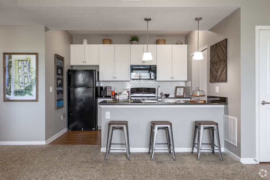 2BR, 2BA - 1,072 - Kitchen - Scioto Ridge