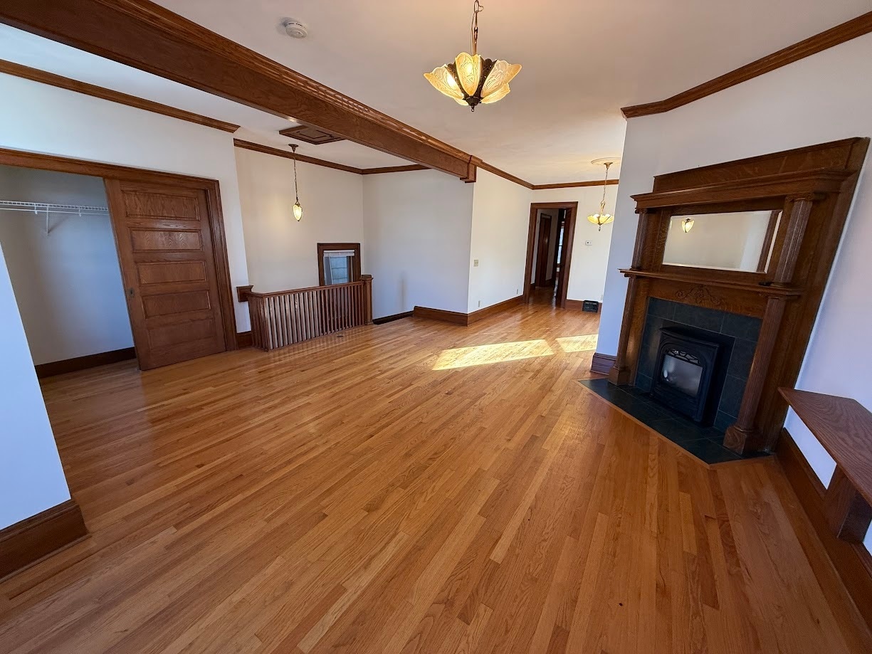 Building Photo - 125 E Johnson St