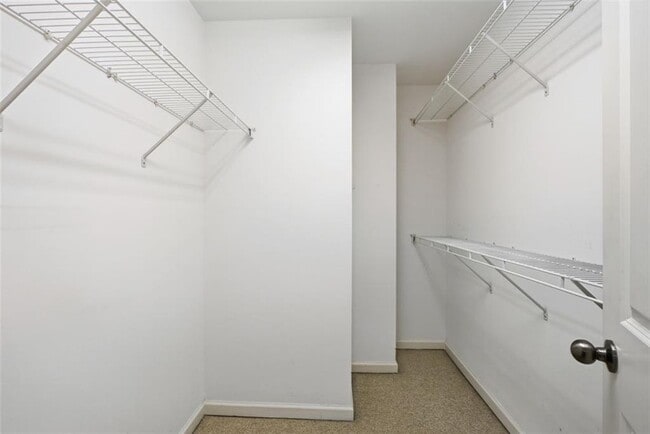 Building Photo - 2532 Village Creek Landing SE