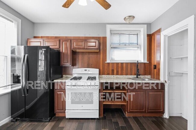 Building Photo - 3868 Meramec St