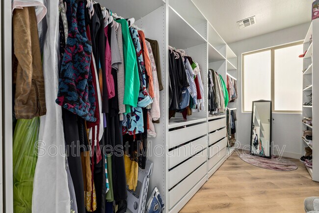 Building Photo - 17809 W Lincoln St