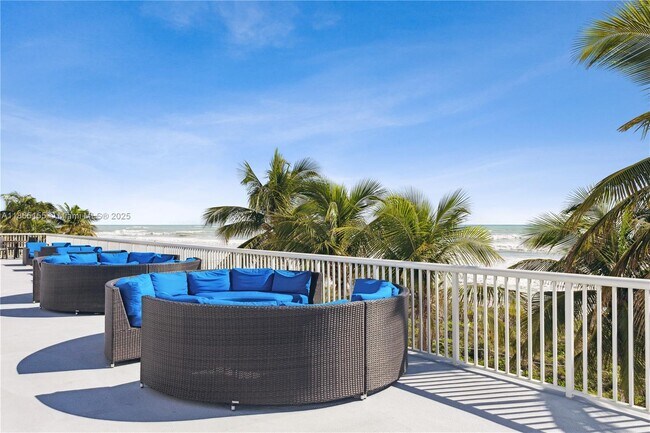 Building Photo - 5401 Collins Ave