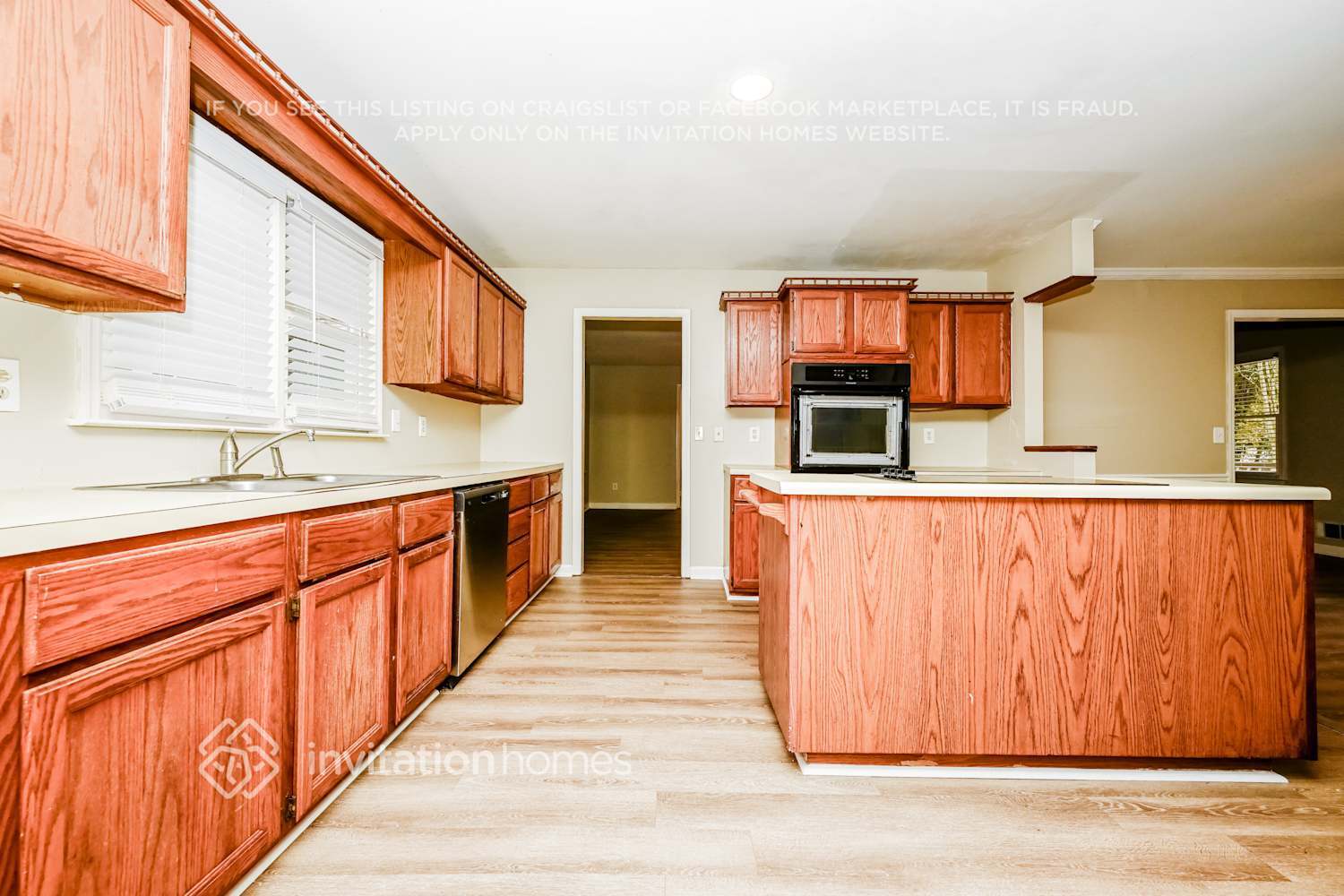 Building Photo - 4721 W Lake Dr SE