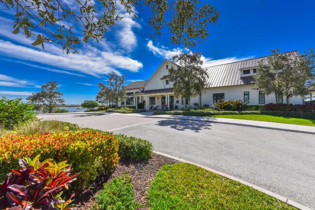 Building Photo - 1525 Stockbridge St