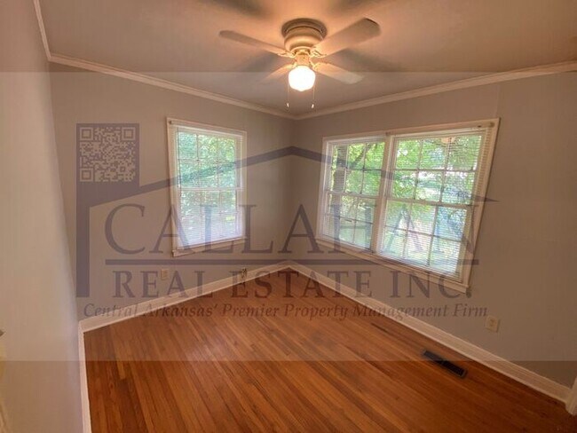 Building Photo - Park Hill 2 Bedroom Duplex