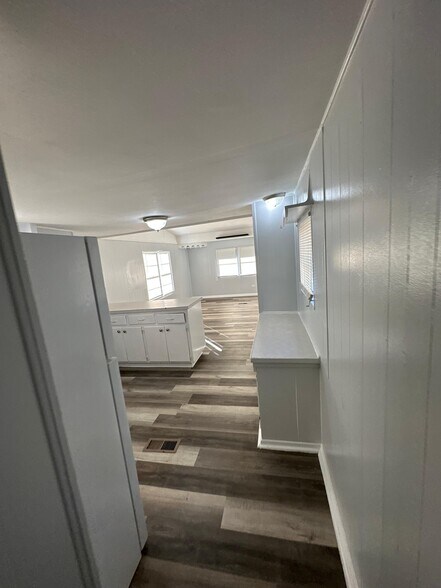 Building Photo - 7663 Bentwillow Dr