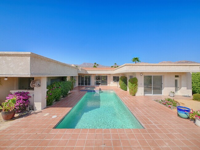 Building Photo - 48600 Shady View Dr