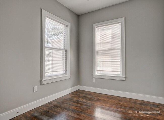 Building Photo - 147 Boston St