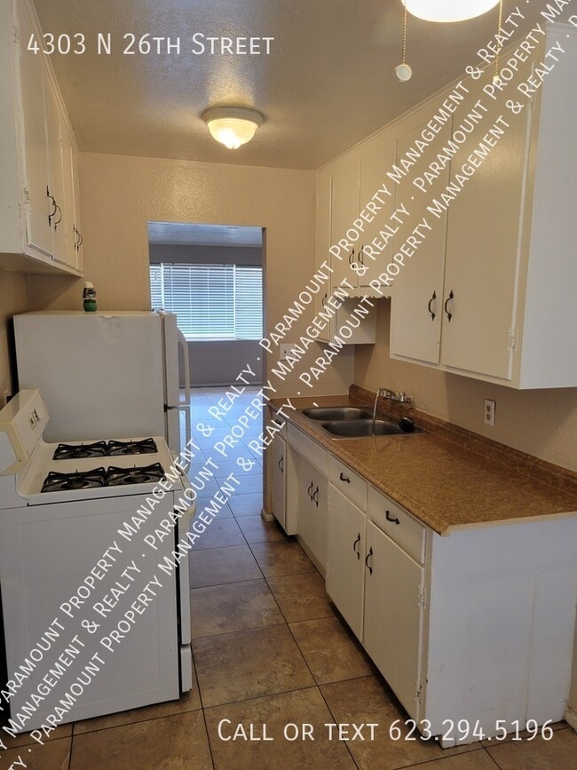 Building Photo - **Move in Special!** 2 Bed/1 Bath ready fo...