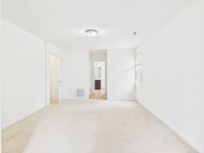 Building Photo - 3015 Chislet Dr