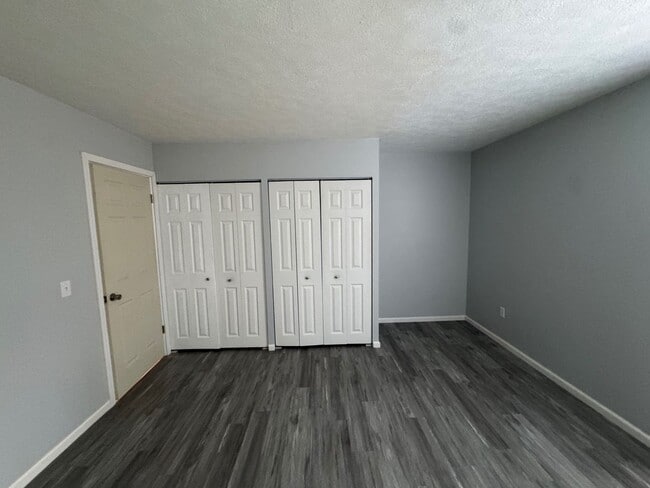 Building Photo - Charming 2-Bedroom Property (Water, Trash and Recycling and Sewer taken care by HOA)