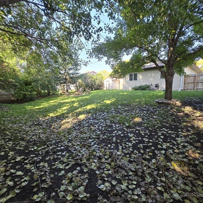 Building Photo - 5038 W Elm Ct