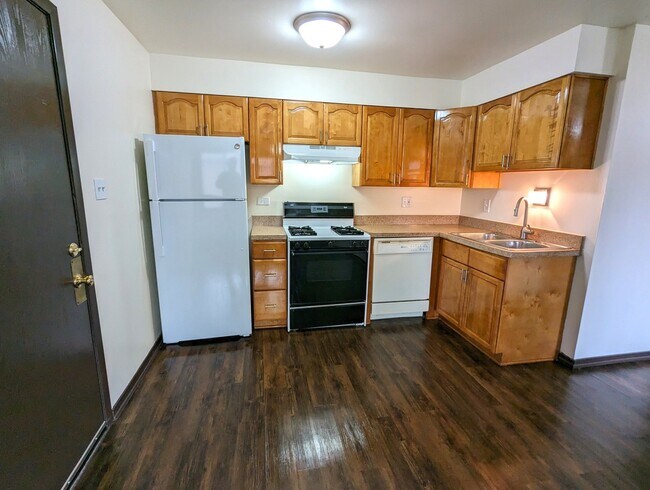 Building Photo - 14043 Kilpatrick Ave