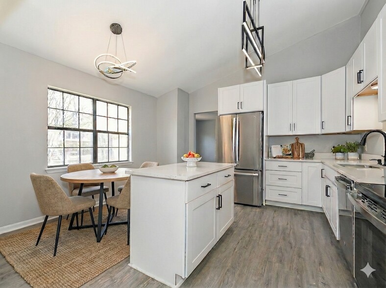 Building Photo - 6455 Tivoli Ct