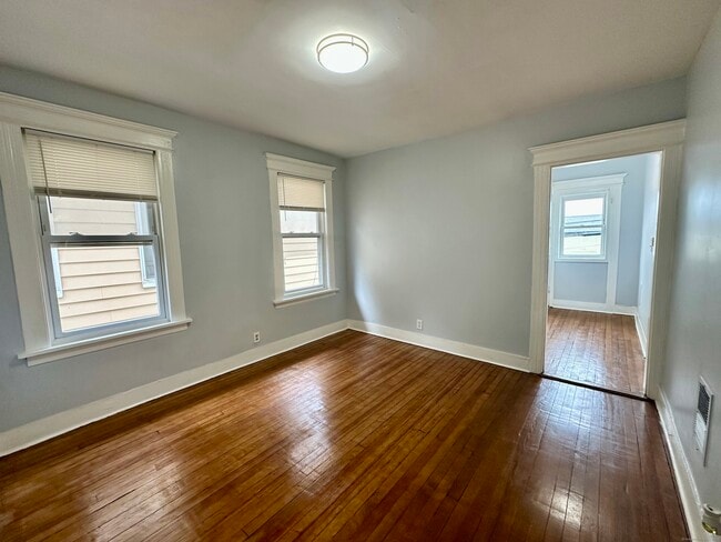 Building Photo - 176 Davenport St