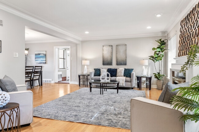 Building Photo - 221 Brighton Way