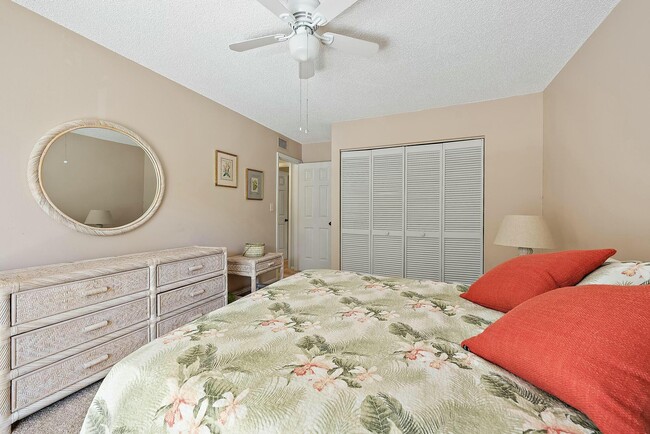 Building Photo - 213 Seabreeze Cir