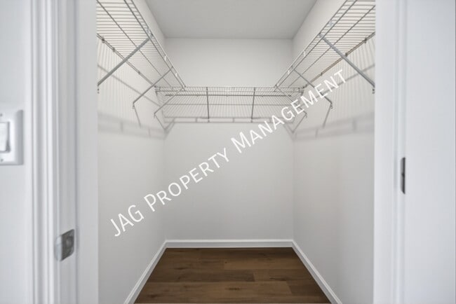 Building Photo - 251 Vin Rose Cir SE