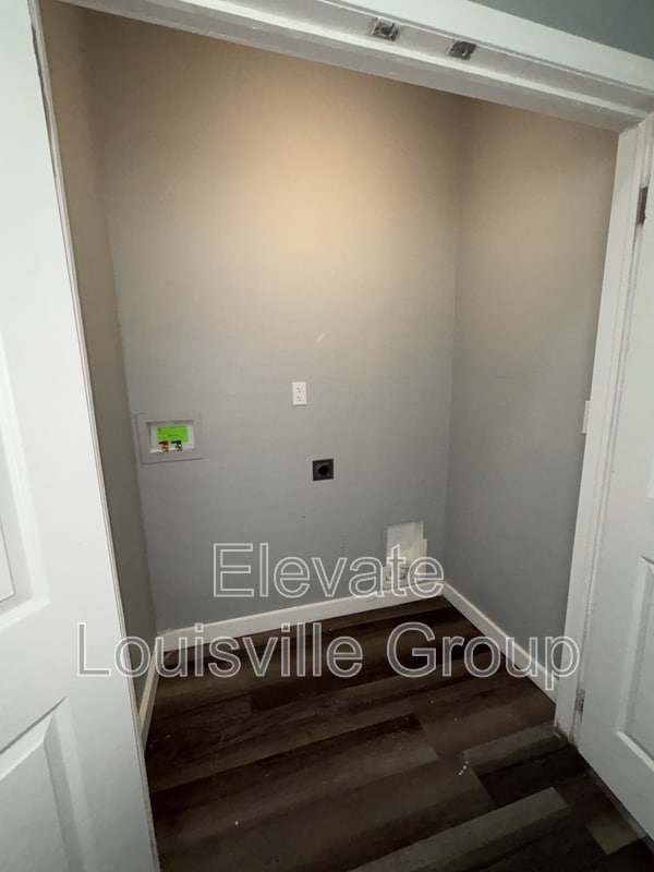 Building Photo - 2215 W Market St