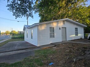 Building Photo - 3741-C old 41-