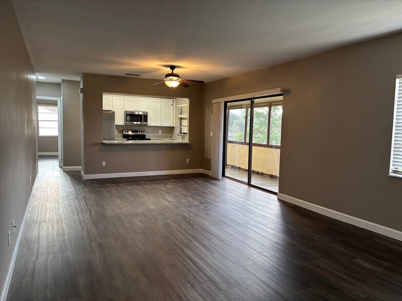 Building Photo - 3437 E Fort King St