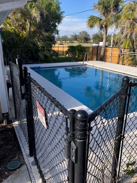 Building Photo - 1869 Highland Rd