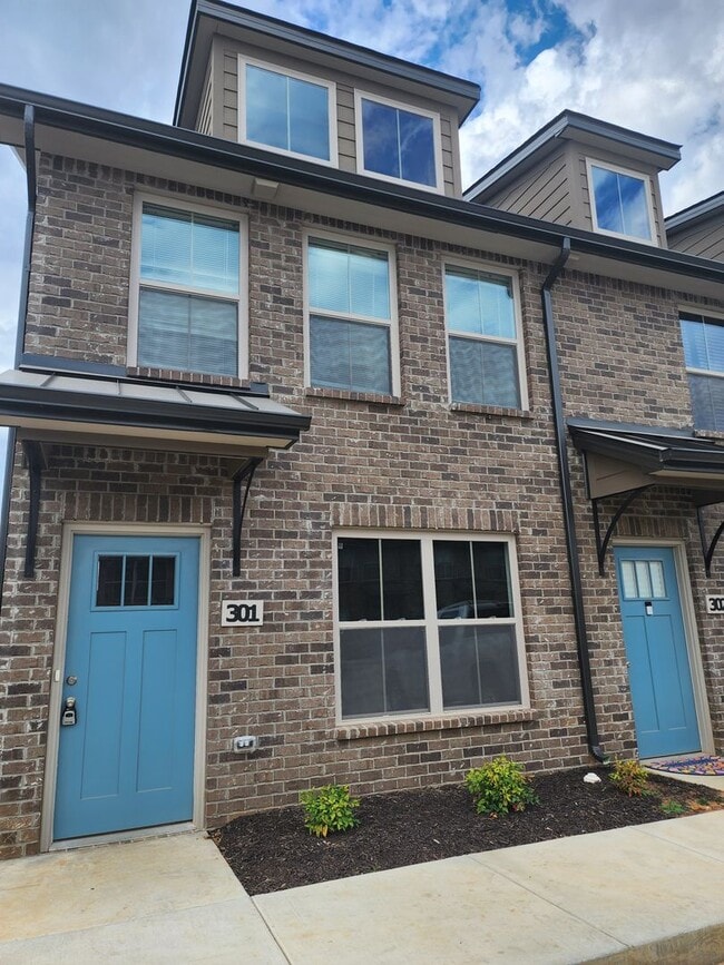 Primary Photo - 3 Bedroom 3 Bath End Unit Townhome