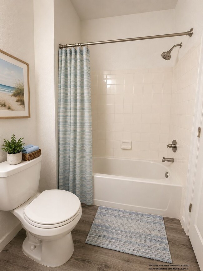Building Photo - Beautifully Renovated 4 Bed / 2 Bath Condo in Visconti West Condominium- Water View