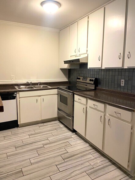Building Photo - 2812 Georgetown Dr