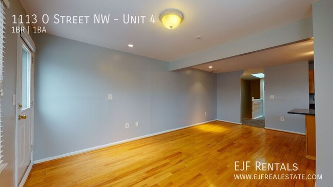 Building Photo - Large Logan Circle One Bedroom W/Private B...