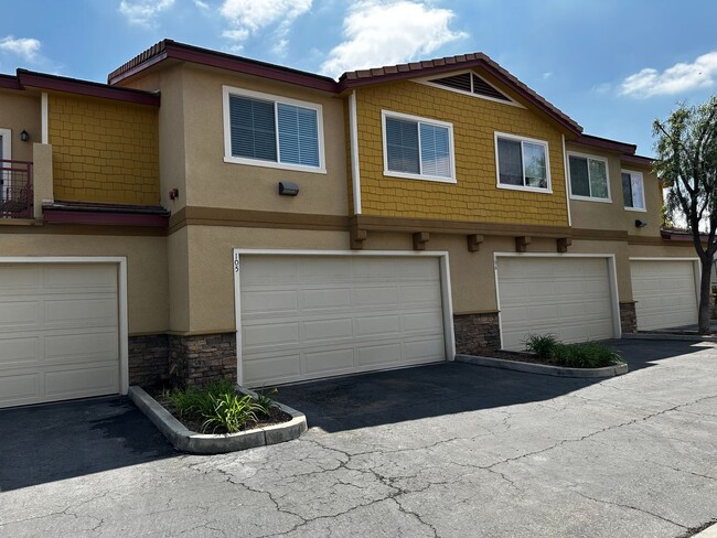 Building Photo - Redlands Townhome For Rent!