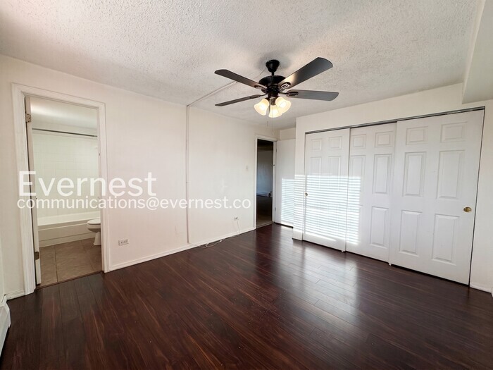 Building Photo - 3047 W 47th Ave
