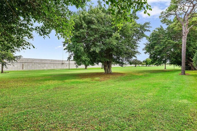 Building Photo - 8055 Burlington Ct