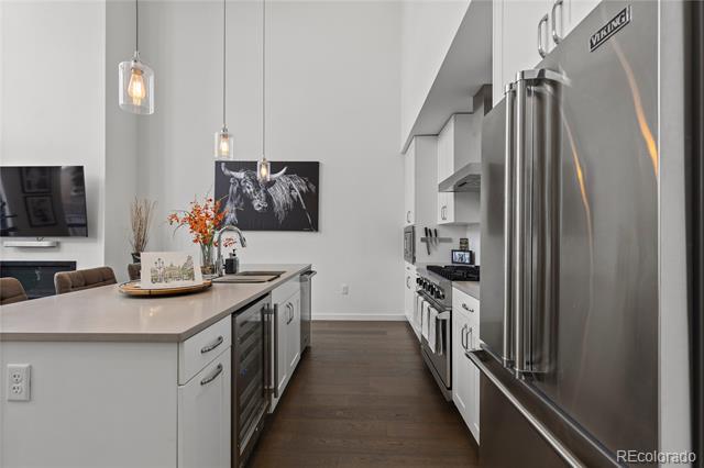 Building Photo - 1735 Central St