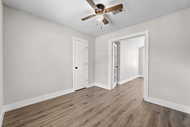 Building Photo - 3535 Nutwood Ln