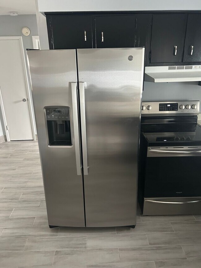 Building Photo - Charming 2-bedroom 1-bath home