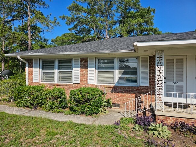 Building Photo - 1507 Brennen Rd