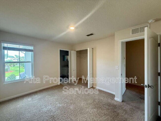 Building Photo - 7765 Legacy Trl