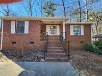 Building Photo - 3 Bedroom Single Family Home off Whitehall Rd